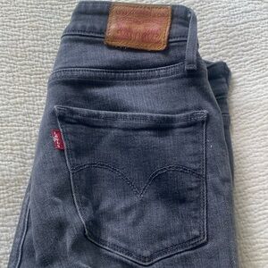 Levi’s 721 High rise skinny size 26